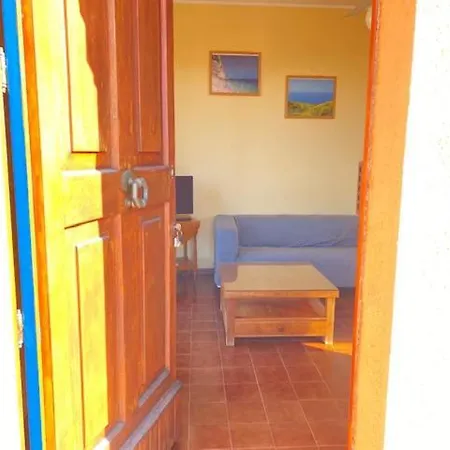 Centro, 2 A Letti Piani, 1 Posto Auto * Sirolo