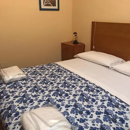Centro, 2 A Letti Piani, 1 Posto Auto *
